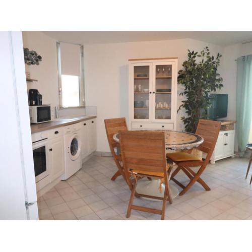 Charmant T2 avec terrasse pour 4 pers, Sète – parking sécurisé, proche commodités - FR-1-472A-292