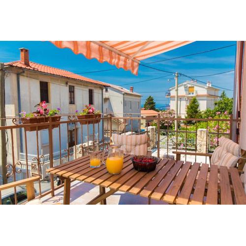 Charmantes Apartment nur 300 Meter zum Strand mit Meerblick, Waschmaschine, WiFi