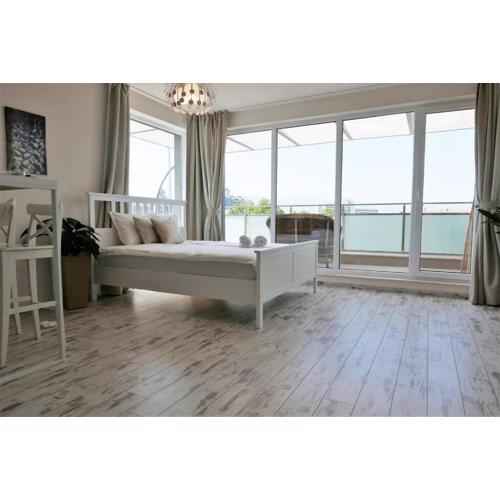 Charmful new flat with Hill view