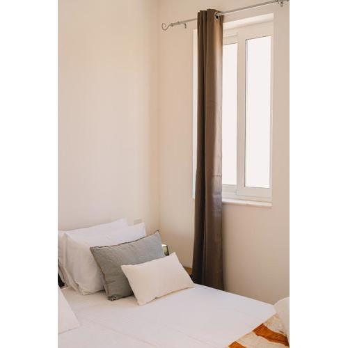 Charming 1BDR Apartment Near Sea! Great Location!