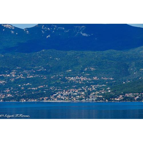 Charming 2-Bed Apartment in Rijeka with Sea View