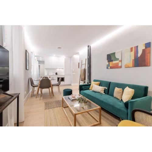 Charming 2-Bedroom Apartment Near Retiro Park Ideal Madrid Escape