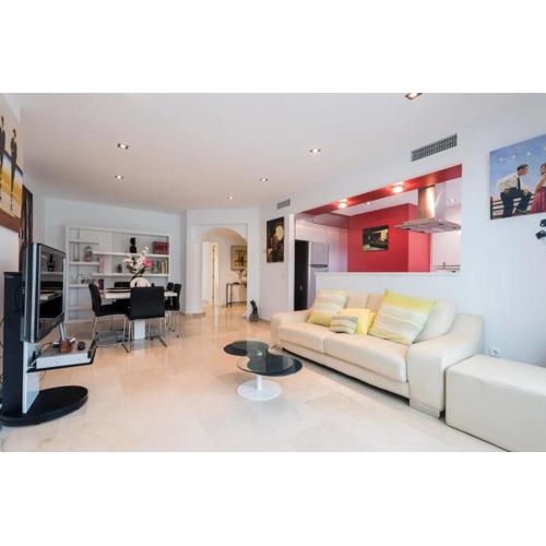 Charming 2 Bedroom Trocadero Arena area