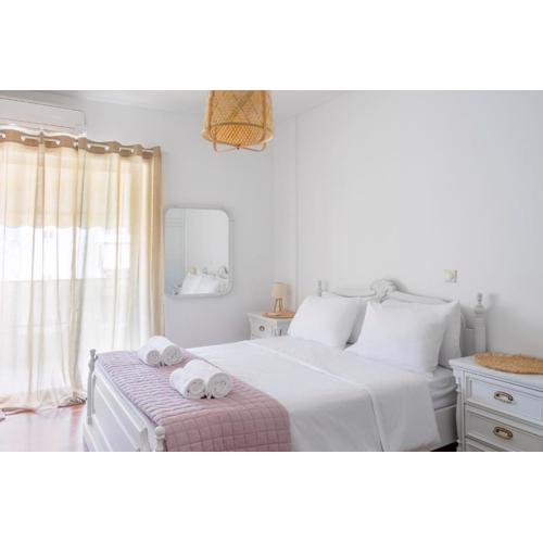 Charming 2 BR Apt with Acropolis View in Athens