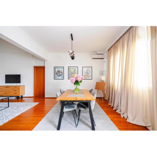 Charming 2BD Apartment in the Heart of the City by Flat Mаnager