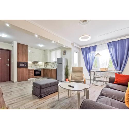 Charming 2BD apt next to metro station