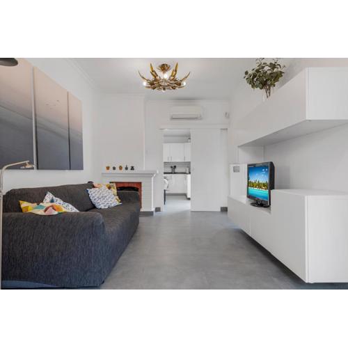 Charming 3 Bedroom House with 2 Terraces