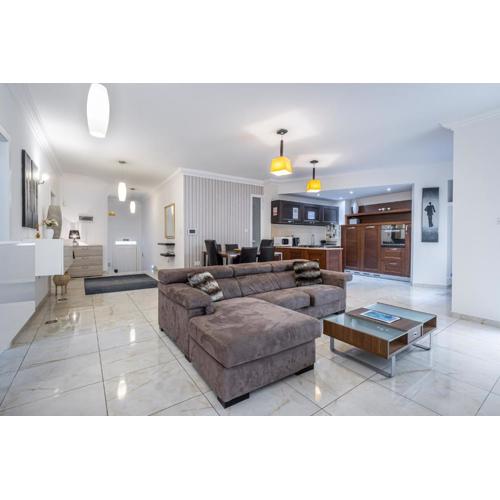 Charming 3br Maisonette Sliema