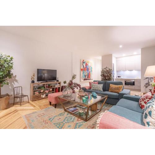 Charming 4-Person Apartment in Exclusive Barrio Salamanca Castello II