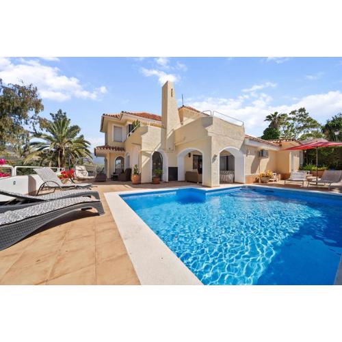 Charming Andalusian style villa in Nueva Andalucia