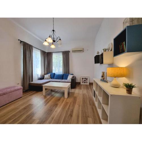 Charming Apartment 6 m From the Main Street
