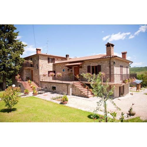 Charming apartment in Caprese Michelangelo, shared pool.