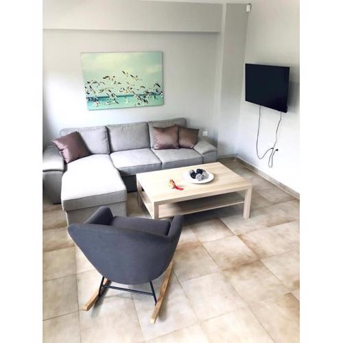 Charming Apartment in Faliro