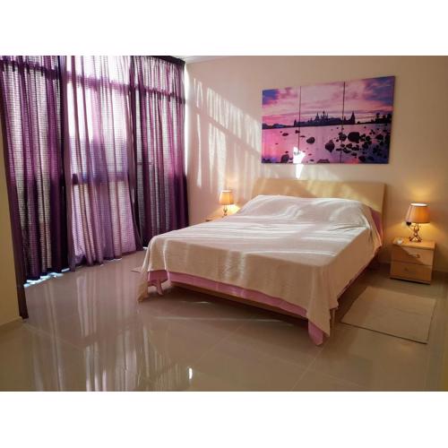 Charming apartment-wifi-sleeps 5