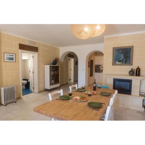 Charming Apartment with Large Terrace and Sea Views