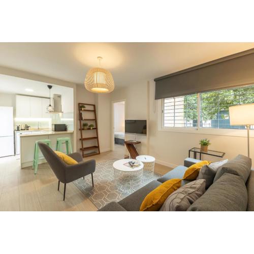 Charming Apartment with private patio at Plaza de España by OCityzen