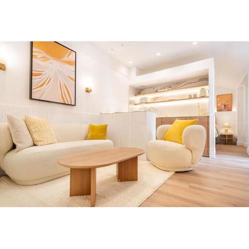 Charming apartment with private patio by REMS