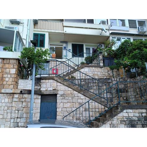 Charming Apartment with Terrace and Old Town View