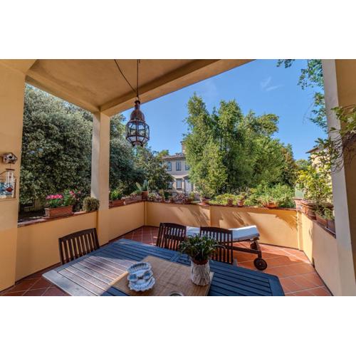 Charming Apt with Scenic Views in Lucca