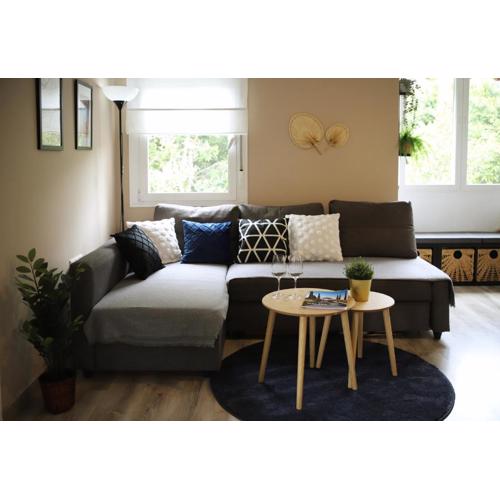 Charming beach apartment - relax & work