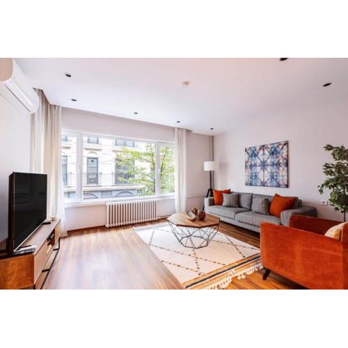 Charming Bright 4bd2bath Balcony Central Pad #368