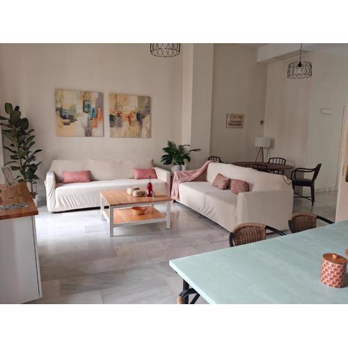 Charming Bright Apartment with Balconies on Cuesta del Rosario
