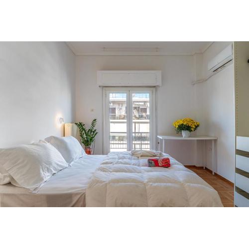 Charming Central Apt with Parking 3