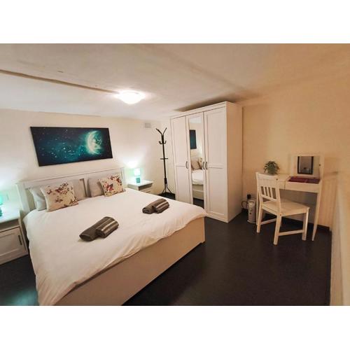 Charming duplex house, cinema room, Valletta centre