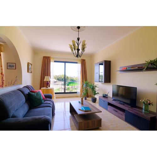 Charming Getaway with Views in Marsascala