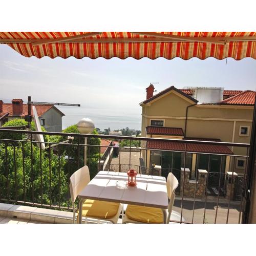 Charming Hill Apartment