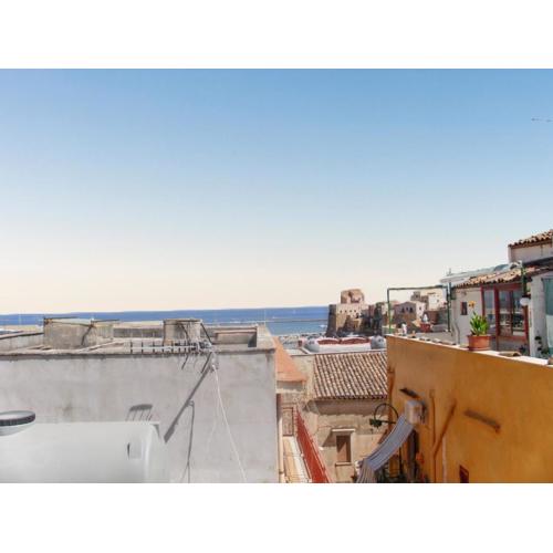 Charming House in Castellammare del Golfo with Balcony