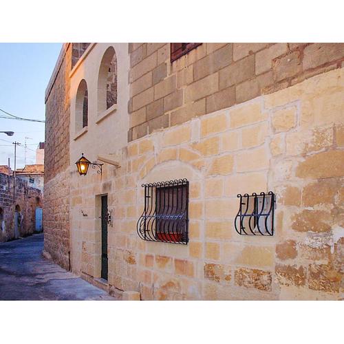 Charming House in Ix - Xewkija with Terrace and Barbecue