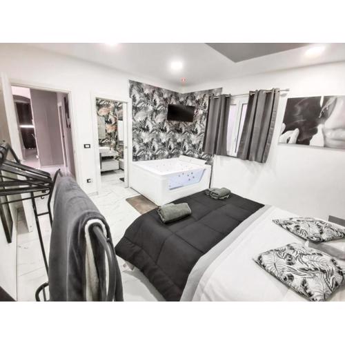 Charming House in Noto + Jacuzzi