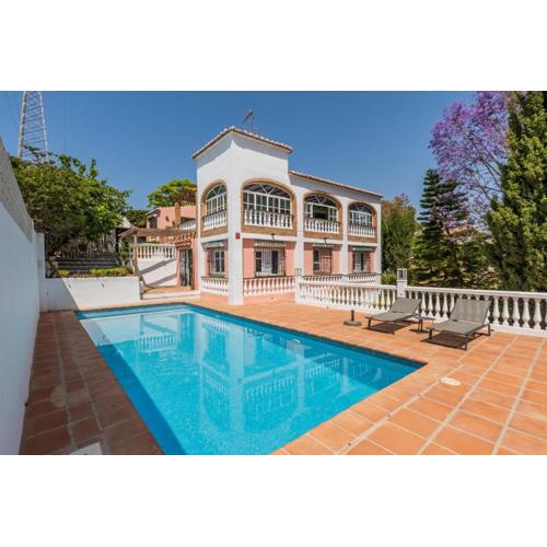 Charming House with Private Pool and Garden