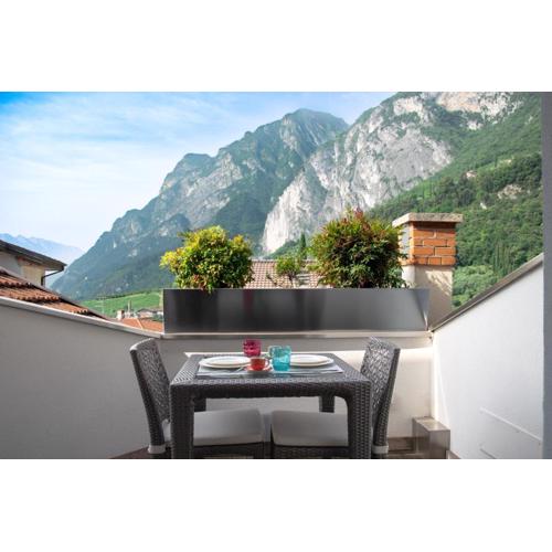 Charming Loft - Hot Tub & Free Parking