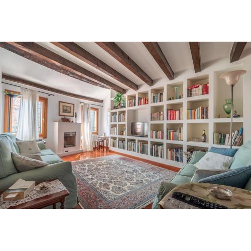 Charming loft with roof terrace close to S. Marco