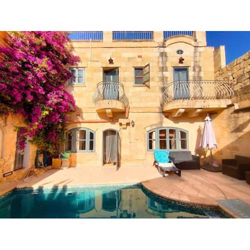 Charming Room in Villa with pool, Gozo-TripInnGozo