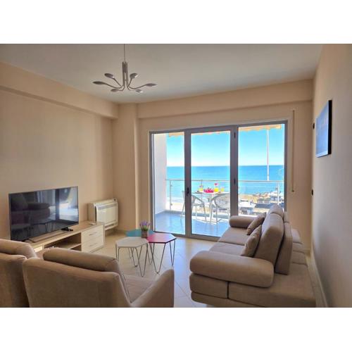 Charming Shoreline Flat in Durr s