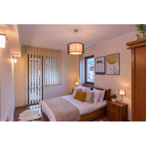 Charming Ski Apartments Near Gondola & Bar Street, Cedar Lodge 1 Complex