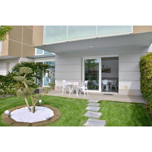 Charming studio apartment with garden view