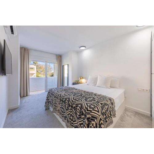 Charming Townhouse with Pool in Nueva Andalucía