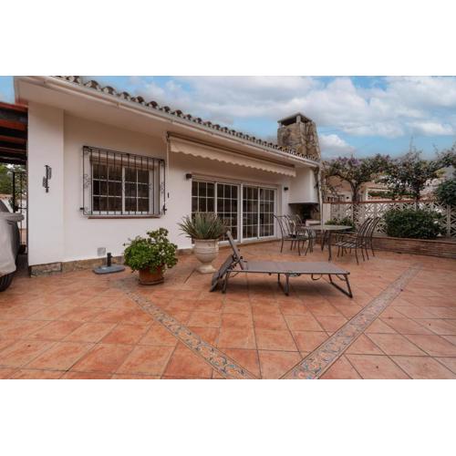 Charming two bedroom house close to the sea