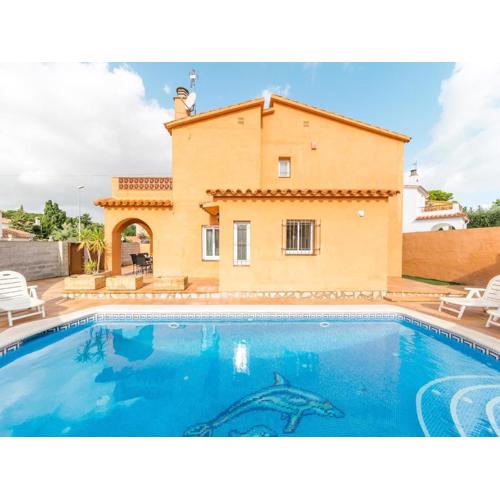 Charming villa, 200 meters from Riells Beach