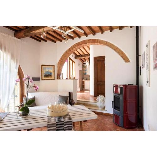 Charming Villa in Le Scotte with Private Pool