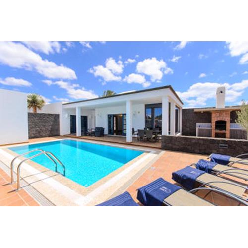 Charming Villa in Playa Blanca with Private Pool