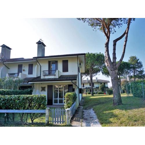 Charming villa in Porto Santa Margherita with private garden