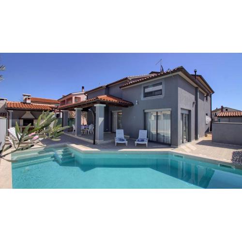 Charming Villa Verde with private pool in Pula, extra POOL HEATING by WiiBuk