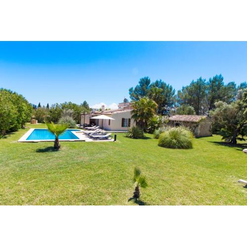 Charming villa with A/C and WIFI