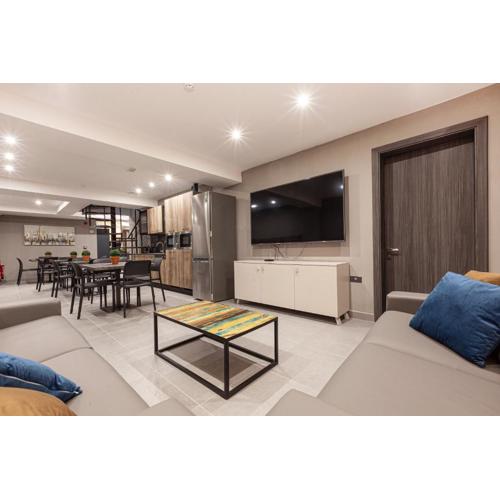 Charming,Comfortable and Centrally located Group Accomodation