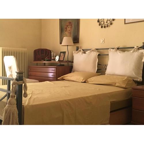 Cheap & chip flat, northern Athens